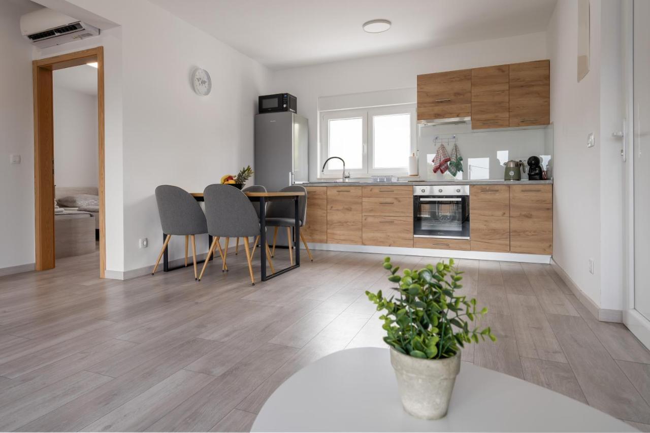 Apartmani Villa Ruby Linardići Eksteriør bilde