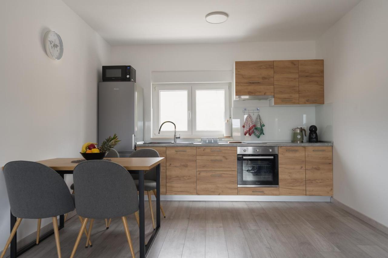 Apartmani Villa Ruby Linardići Eksteriør bilde